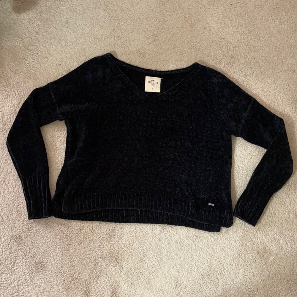 Black Hollister cropped velvet top